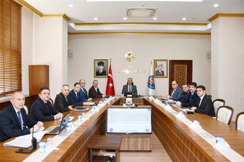 Güvenli Üniversite Koordinasyon Kurulu Toplantısı, Kurul Üyelerinin Katılımı ile Sayın Valimiz Mehmet Makas Başkanlığında Gerçekleştirildi.