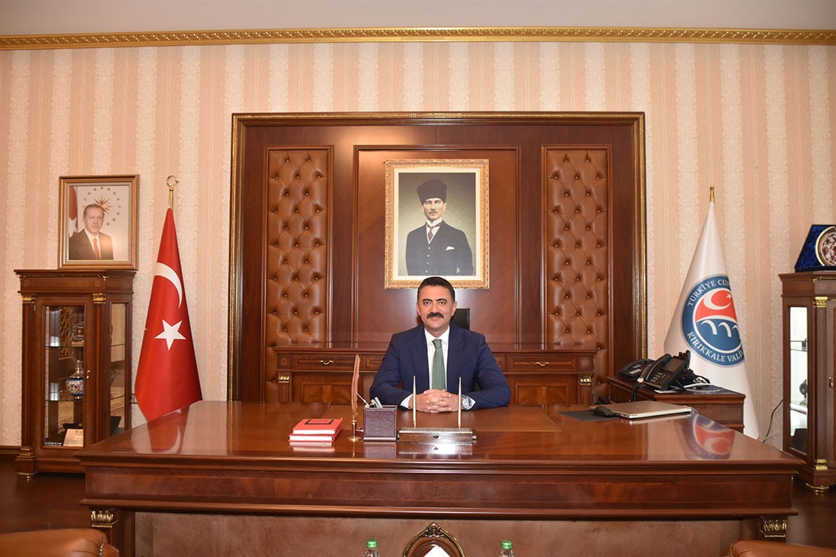 VALİ BÜLENT TEKBIYIKOĞLU'NUN RAMAZAN BAYRAMI MESAJI